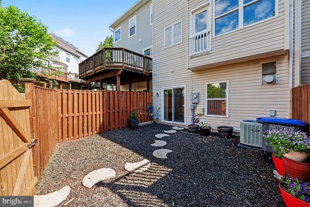 14651 SEASONS DR, Centreville, VA 20120