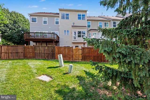 14651 SEASONS DR, Centreville, VA 20120