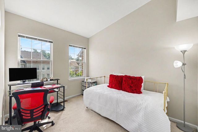 14651 SEASONS DR, Centreville, VA 20120