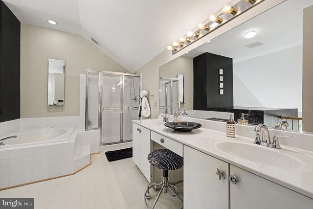 14651 SEASONS DR, Centreville, VA 20120
