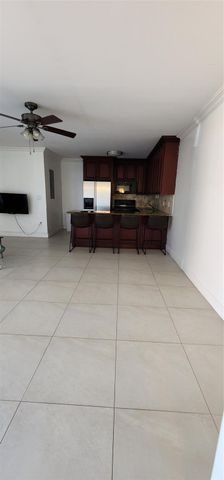 806 NE 7th Street a, Hallandale Beach, FL 33009