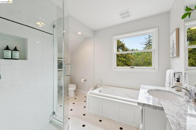 1374 El Centro Ave, Oakland, CA 94602