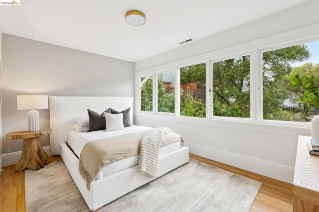 1374 El Centro Ave, Oakland, CA 94602