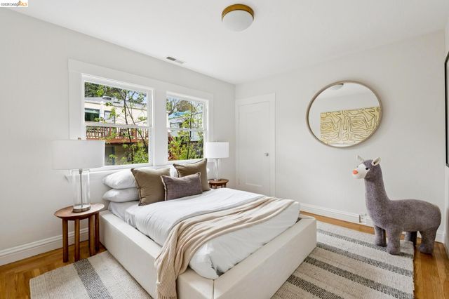 1374 El Centro Ave, Oakland, CA 94602