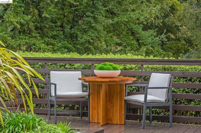 1374 El Centro Ave, Oakland, CA 94602