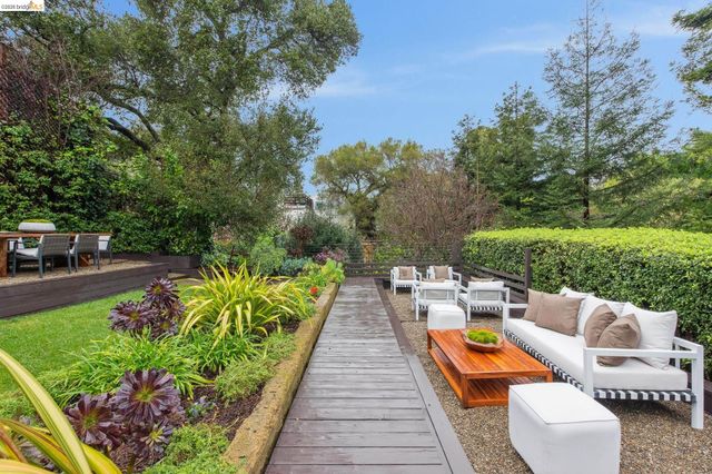 1374 El Centro Ave, Oakland, CA 94602