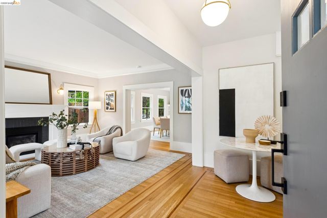 1374 El Centro Ave, Oakland, CA 94602