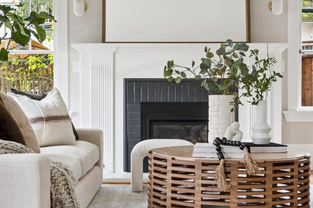 1374 El Centro Ave, Oakland, CA 94602