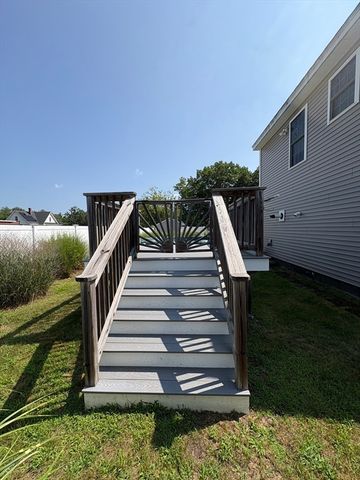 7 Canobieola Rd, Methuen, MA 01844