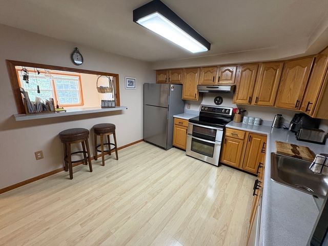 7 Canobieola Rd, Methuen, MA 01844