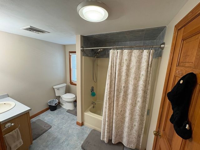 7 Canobieola Rd, Methuen, MA 01844
