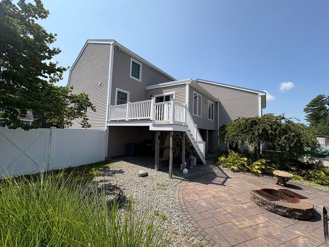 7 Canobieola Rd, Methuen, MA 01844