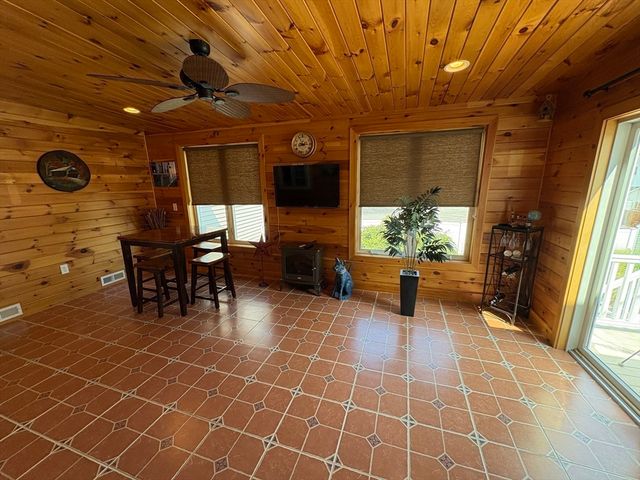 7 Canobieola Rd, Methuen, MA 01844