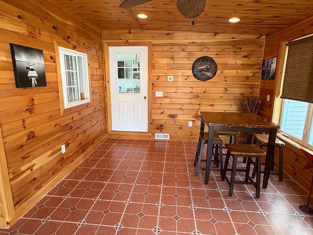 7 Canobieola Rd, Methuen, MA 01844
