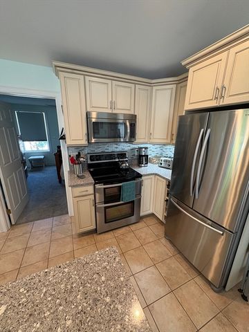 7 Canobieola Rd, Methuen, MA 01844