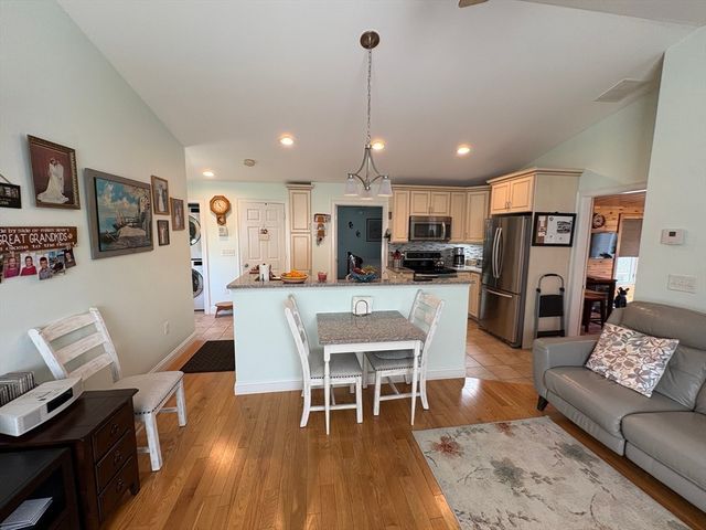 7 Canobieola Rd, Methuen, MA 01844