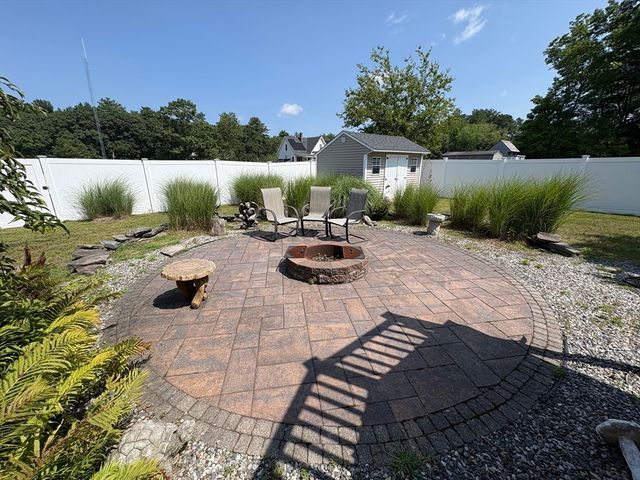7 Canobieola Rd, Methuen, MA 01844