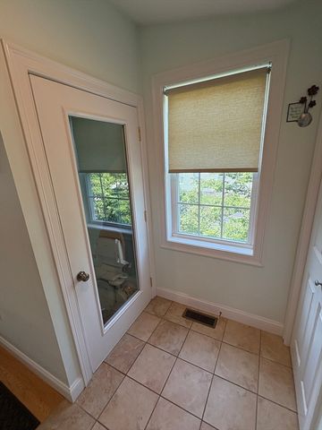 7 Canobieola Rd, Methuen, MA 01844