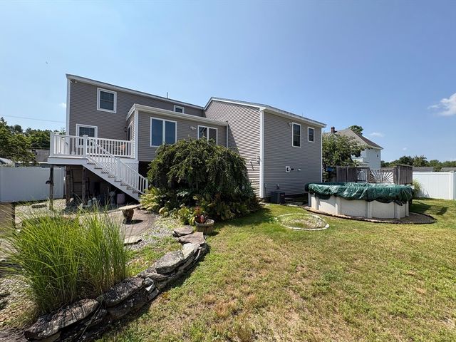 7 Canobieola Rd, Methuen, MA 01844