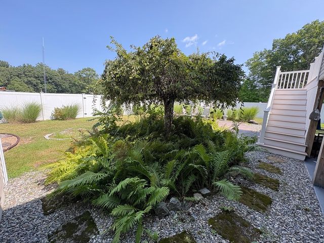 7 Canobieola Rd, Methuen, MA 01844