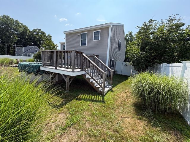 7 Canobieola Rd, Methuen, MA 01844
