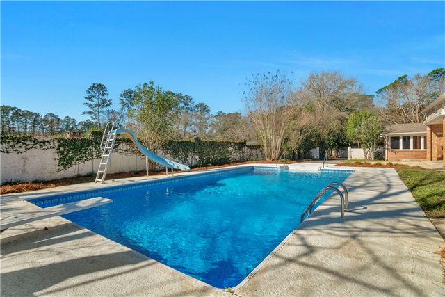 1808 Seminole Trail, Waycross, GA 31501