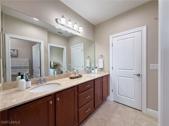 1439 Santiago CIR 2101, Naples, FL 34113