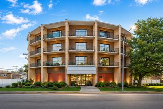 3900 W 95th Street 201, Evergreen Park, IL 60805