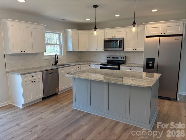 326 S Greenbriar Road, Statesville, NC 28625