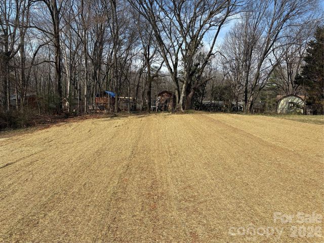 326 S Greenbriar Road, Statesville, NC 28625