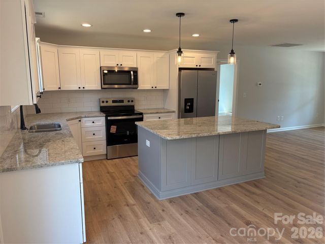 326 S Greenbriar Road, Statesville, NC 28625