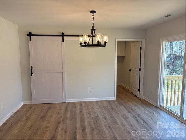 326 S Greenbriar Road, Statesville, NC 28625