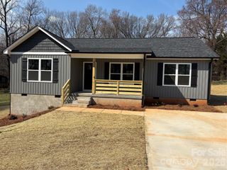 326 S Greenbriar Road, Statesville, NC 28625