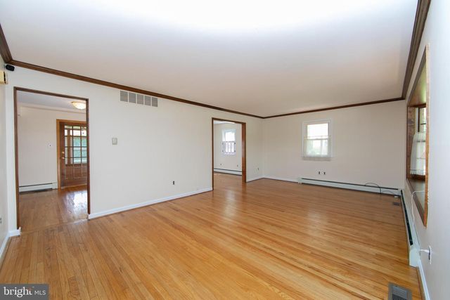 890 MANTUA BLVD, Sewell, NJ 08080