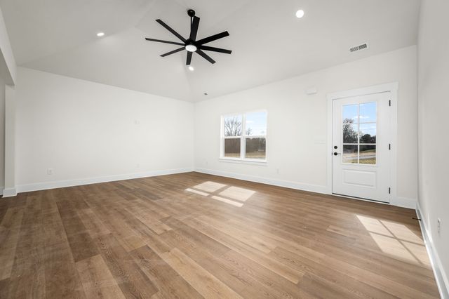 4185 Asbury Road, Manchester, TN 37355