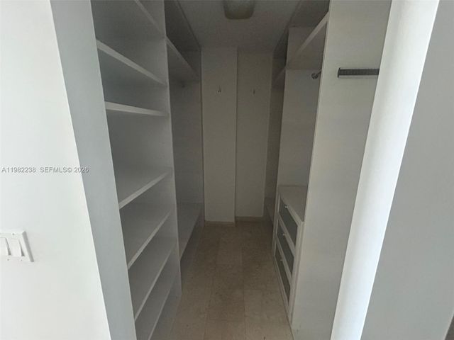 88 SW 7th St 3307, Miami, FL 33130