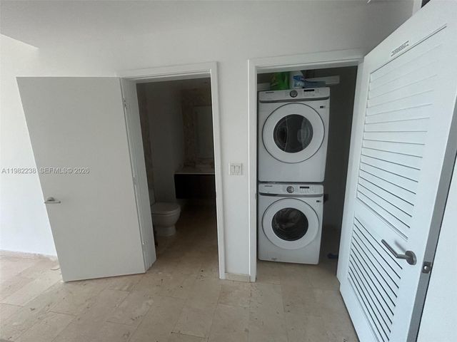 88 SW 7th St 3307, Miami, FL 33130