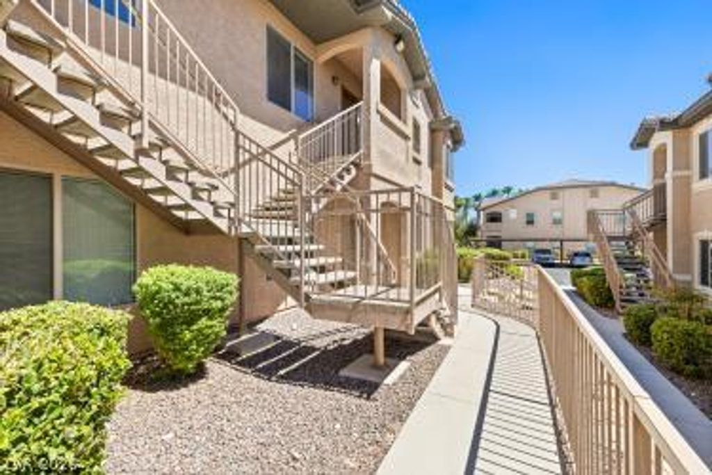 8985 South Durango Drive 2096, Las Vegas, NV 89113 — photo 3