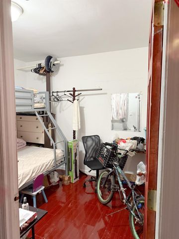 4225 80th Street 2F, Elmhurst, NY 11373