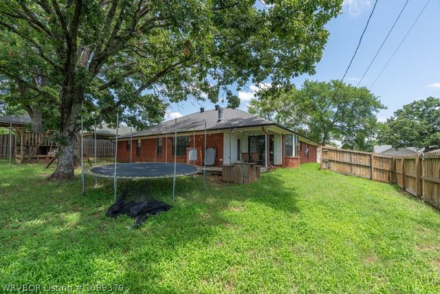 1421 Briarwood Drive, Alma, AR 72921