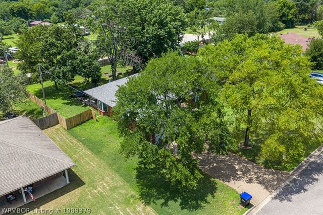 1421 Briarwood Drive, Alma, AR 72921