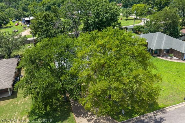 1421 Briarwood Drive, Alma, AR 72921