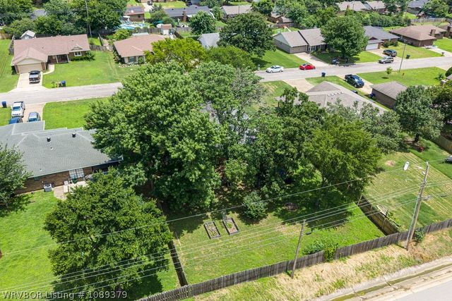 1421 Briarwood Drive, Alma, AR 72921