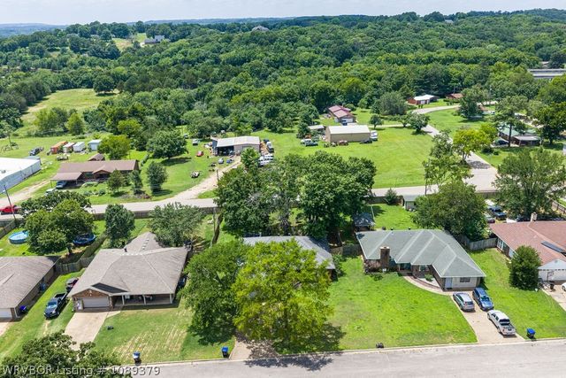 1421 Briarwood Drive, Alma, AR 72921