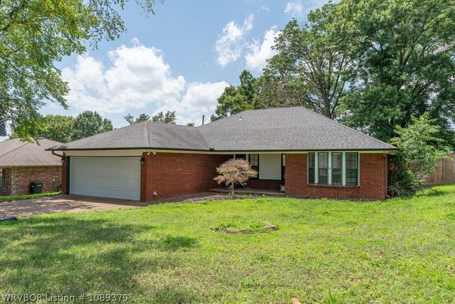 1421 Briarwood Drive, Alma, AR 72921