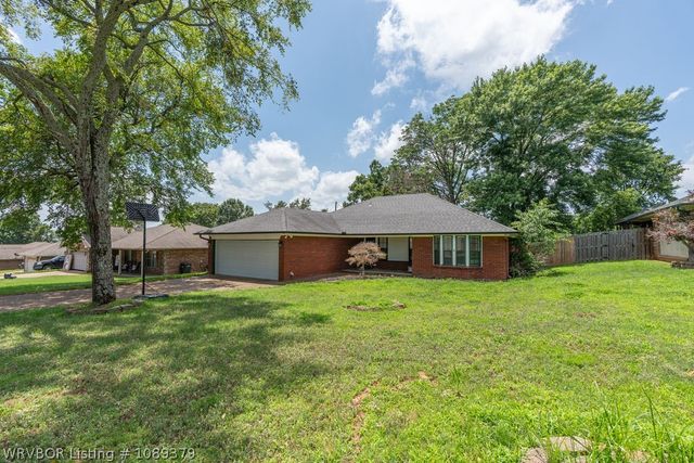 1421 Briarwood Drive, Alma, AR 72921