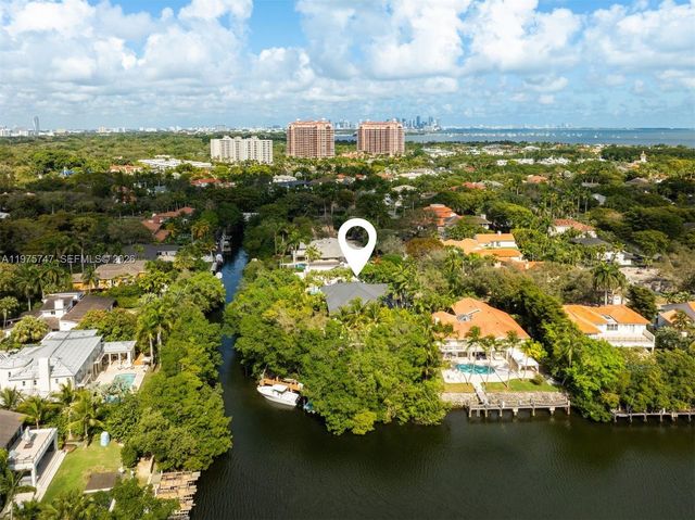 7150 W Lago Dr, Coral Gables, FL 33143