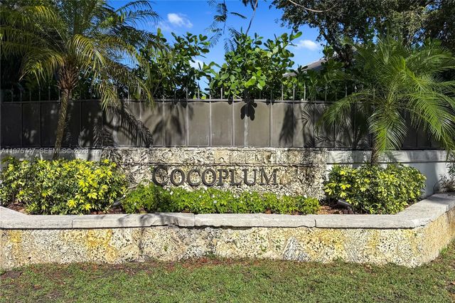 7150 W Lago Dr, Coral Gables, FL 33143