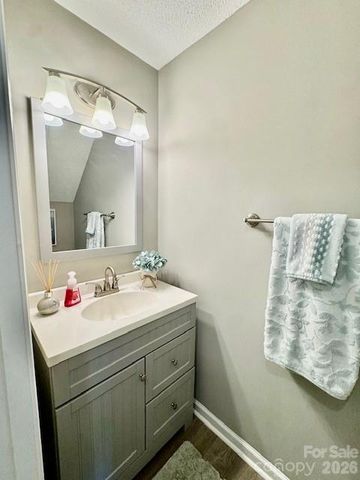 3261 White Oak Court, Claremont, NC 28610
