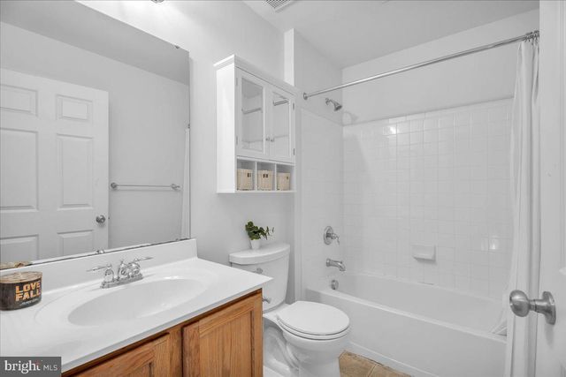 17 HORNER LN, Swedesboro, NJ 08085